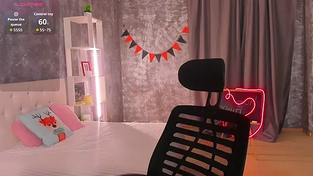 scent  of woman online show from January 12, 2026, 1:56 am