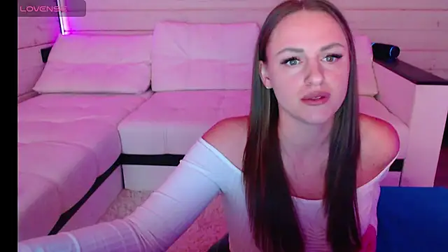 CandyBunie online show from February 17, 2026, 2:53 am