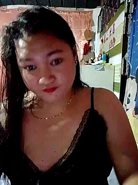 Snapshot of sweetannie13 chatting on April 11, 2026, 5:05 pm sweetannie13 online show from April 11, 2026, 5:05 pm
