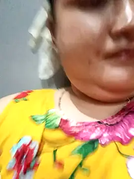 Snapshot of sweetannie13 chatting on October 26, 2025, 7:58 pm sweetannie13 online show from October 26, 2025, 7:58 pm