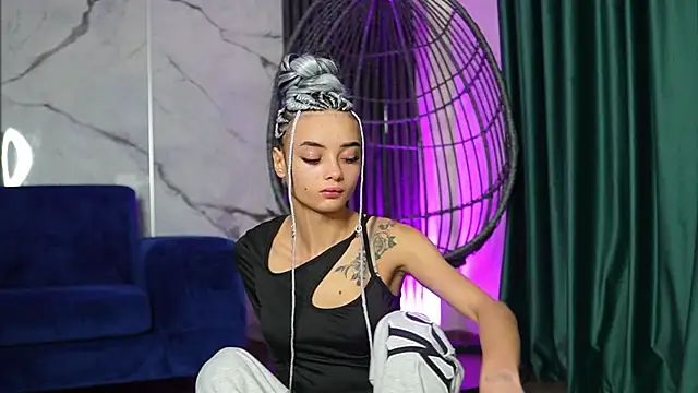 RachelRavee online show from October 27, 2025, 5:19 am