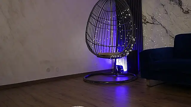 RachelRavee online show from January 12, 2026, 5:25 am