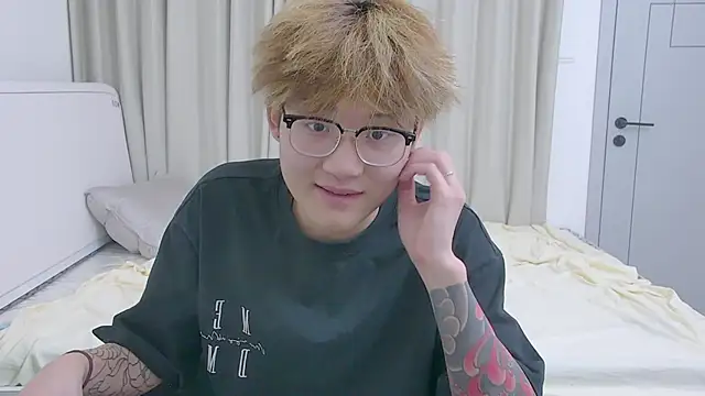 Snapshot of KK-cuteboy chatting on April 4, 2026, 10:11 am KK-cuteboy online show from April 4, 2026, 10:11 am