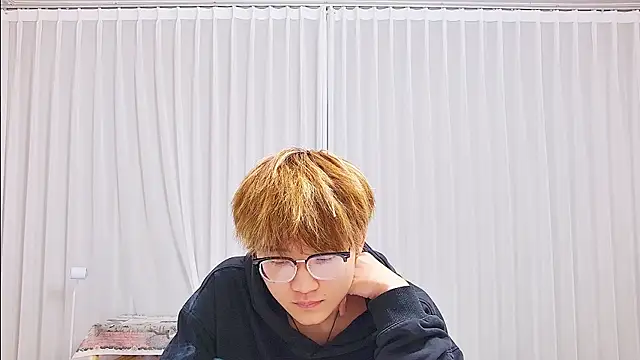 Snapshot of KK-cuteboy chatting on April 2, 2026, 6:20 am KK-cuteboy online show from April 2, 2026, 6:20 am