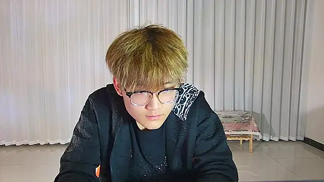 Snapshot of KK-cuteboy chatting on April 7, 2026, 12:18 pm KK-cuteboy online show from April 7, 2026, 12:18 pm