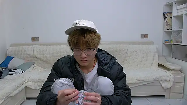 Snapshot of KK-cuteboy chatting on February 24, 2026, 10:49 am KK-cuteboy online show from February 24, 2026, 10:49 am