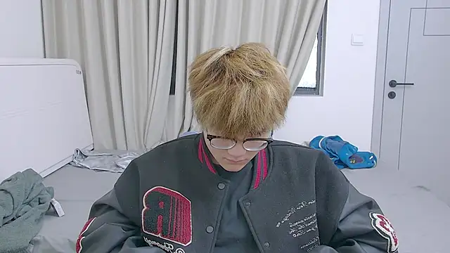 Snapshot of KK-cuteboy chatting on April 5, 2026, 6:42 am KK-cuteboy online show from April 5, 2026, 6:42 am