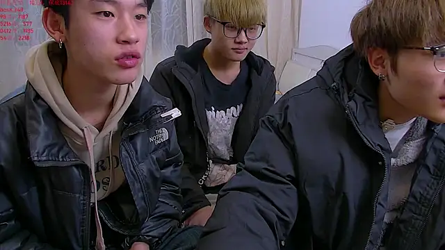 Snapshot of KK-cuteboy chatting on December 21, 2025, 10:28 am KK-cuteboy online show from December 21, 2025, 10:28 am