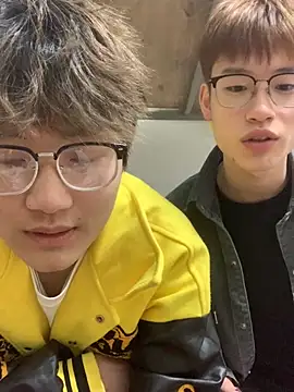 Snapshot of KK-cuteboy chatting on November 26, 2025, 12:49 pm KK-cuteboy online show from November 26, 2025, 12:49 pm