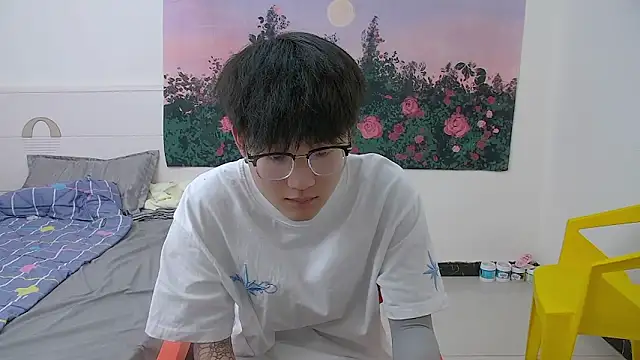 Snapshot of KK-cuteboy chatting on May 4, 2026, 1:03 pm KK-cuteboy online show from May 4, 2026, 1:03 pm
