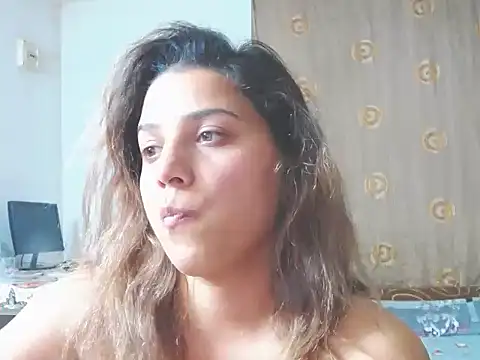 MadisonCharm online show from April 18, 2026, 7:58 pm