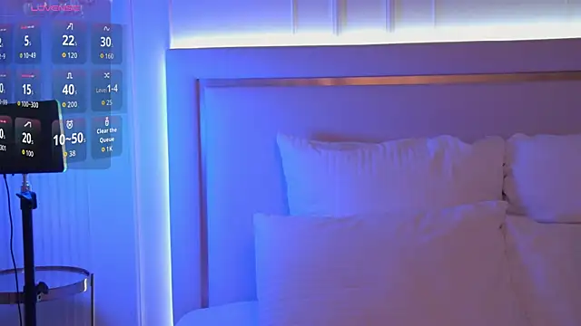 BettyLeen online show from April 14, 2026, 3:55 am