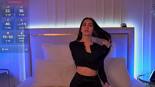 BettyLeen online show from April 8, 2026, 3:52 am