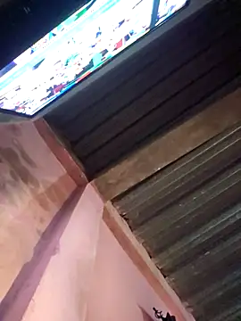 Snapshot of dreamerrrrr1 chatting on December 17, 2025, 9:09 pm dreamerrrrr1 online show from December 17, 2025, 9:09 pm