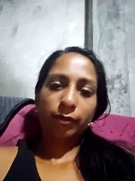 Snapshot of dreamerrrrr1 chatting on December 17, 2025, 4:28 am dreamerrrrr1 online show from December 17, 2025, 4:28 am