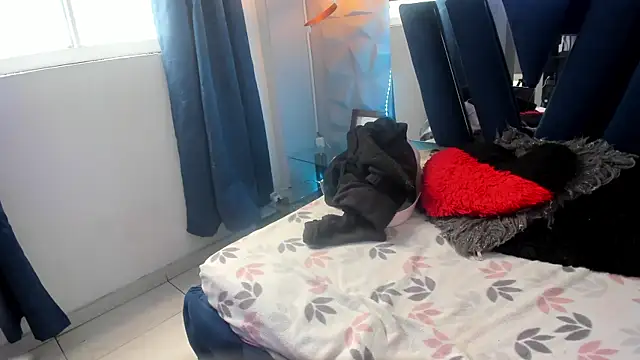 Snapshot of pamela_velazco chatting on November 11, 2025, 1:06 pm pamela velazco online show from November 11, 2025, 1:06 pm