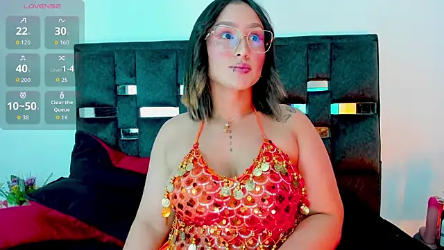 SussySunny  online show from October 31, 2025, 4:47 pm