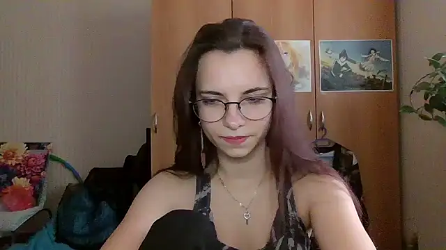 Snapshot of Music_girl_love chatting on October 15, 2025, 10:12 am Music girl love online show from October 15, 2025, 10:12 am