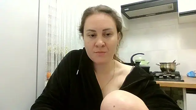 Snapshot of MeadowEyes chatting on May 6, 2026, 8:35 pm MeadowEyes online show from May 6, 2026, 8:35 pm