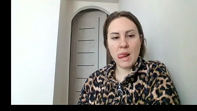 Snapshot of MeadowEyes chatting on February 6, 2026, 7:04 am MeadowEyes online show from February 6, 2026, 7:04 am