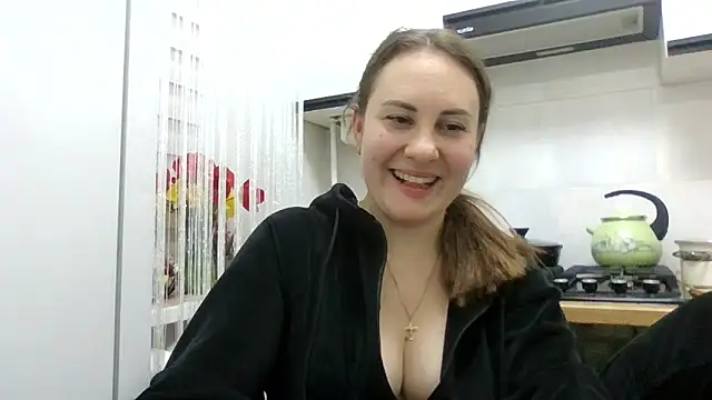 Snapshot of MeadowEyes chatting on April 22, 2026, 8:37 pm MeadowEyes online show from April 22, 2026, 8:37 pm