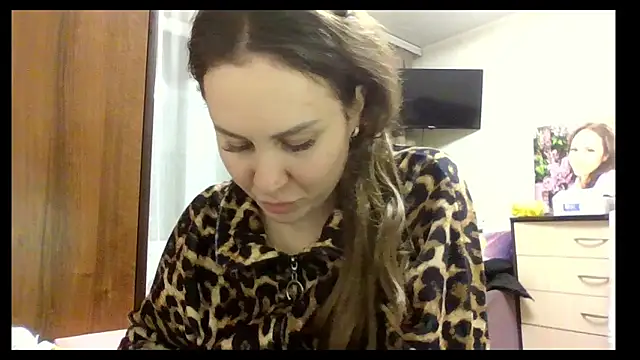 Snapshot of MeadowEyes chatting on January 5, 2026, 5:27 pm MeadowEyes online show from January 5, 2026, 5:27 pm