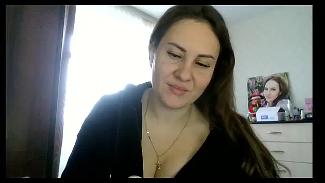 Snapshot of MeadowEyes chatting on December 22, 2025, 8:36 am MeadowEyes online show from December 22, 2025, 8:36 am