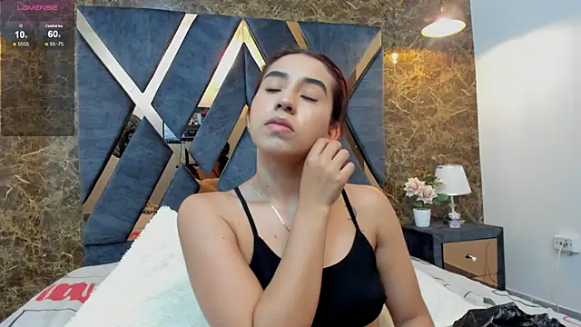 Vittoria Conti  online show from November 25, 2025, 5:24 pm