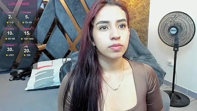 Vittoria Conti  online show from April 18, 2026, 5:15 pm