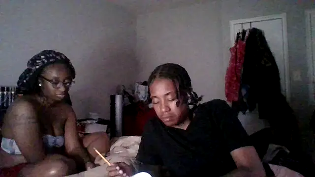 Snapshot of dezzidavill chatting on June 1, 2026, 2:12 am dezzidavill online show from June 1, 2026, 2:12 am