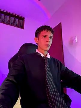 tylernova online show from November 6, 2025, 4:05 am