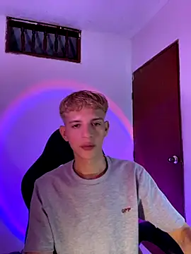 tylernova online show from November 9, 2025, 3:54 am