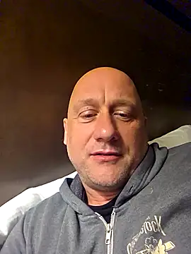 akstr8 online show from March 27, 2026, 7:28 am