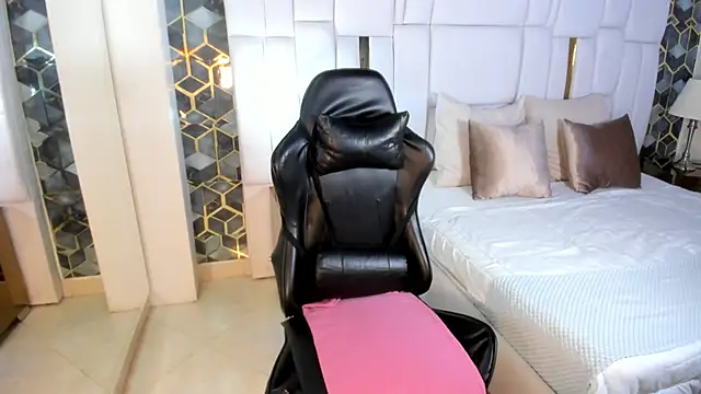 emily parks666 online show from March 6, 2026, 10:05 pm