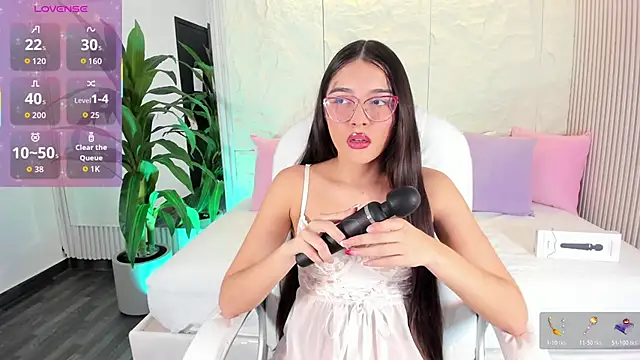 Megara20 online show from December 15, 2025, 10:48 pm