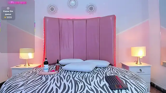 Foxy Kylie online show from November 30, 2025, 1:12 pm