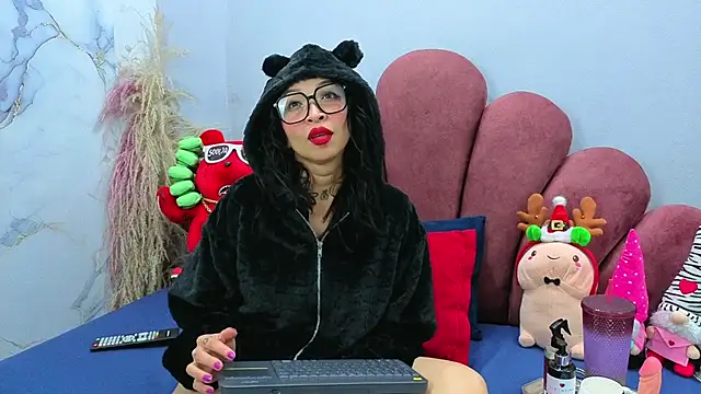 Snapshot of CHIARAJJONES chatting on November 18, 2025, 1:14 pm CHIARAJJONES online show from November 18, 2025, 1:14 pm