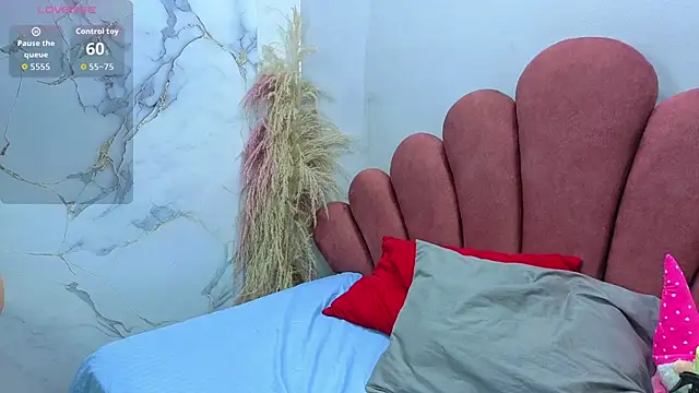 Snapshot of CHIARAJJONES chatting on November 26, 2025, 1:44 pm CHIARAJJONES online show from November 26, 2025, 1:44 pm