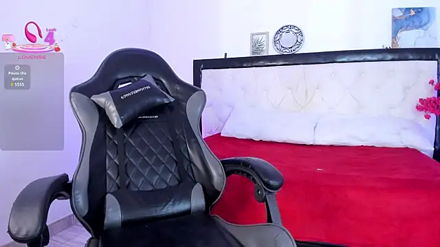 Snapshot of Sara_Roades chatting on November 29, 2025, 7:03 pm Sara Roades online show from November 29, 2025, 7:03 pm