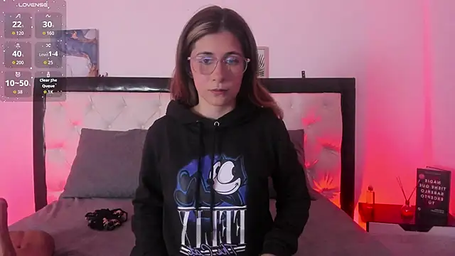 Snapshot of Sara_Roades chatting on October 27, 2025, 7:26 pm Sara Roades online show from October 27, 2025, 7:26 pm