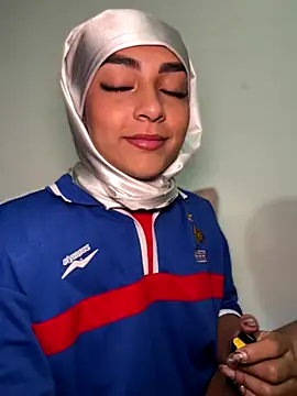 Snapshot of CelestSkyy chatting on December 23, 2025, 5:40 am CelestSkyy online show from December 23, 2025, 5:40 am