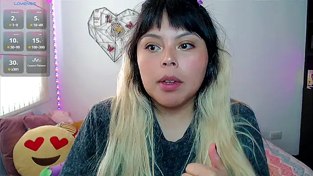 EllieMoonX online show from April 26, 2026, 9:12 pm