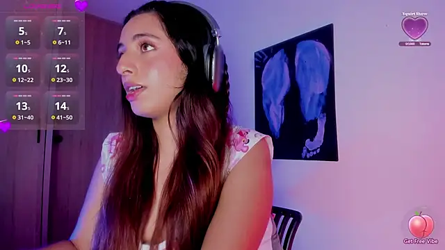 Snapshot of Meganthomson chatting on November 4, 2025, 2:26 am Meganthomson online show from November 4, 2025, 2:26 am