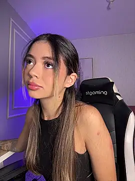 HoneyMollyX online show from January 19, 2026, 1:04 pm