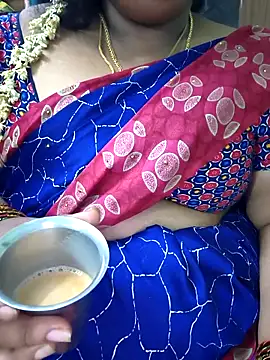 Snapshot of sweetrevathi chatting on October 21, 2025, 1:05 am sweetrevathi online show from October 21, 2025, 1:05 am