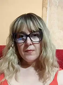 Amelialove42 online show from May 18, 2026, 7:07 pm