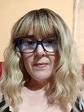 Amelialove42 online show from May 31, 2026, 5:51 pm