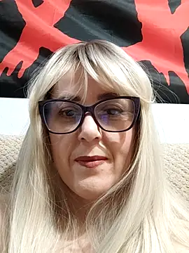 Amelialove42 online show from December 14, 2025, 6:24 pm