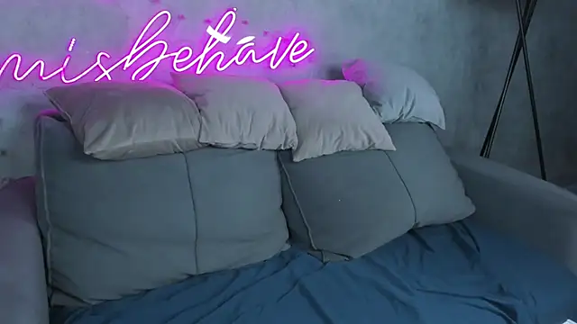 Renesmy Black online show from March 23, 2026, 11:48 pm