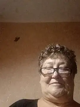 Snapshot of Katherine735 chatting on November 22, 2025, 7:35 pm Katherine735 online show from November 22, 2025, 7:35 pm